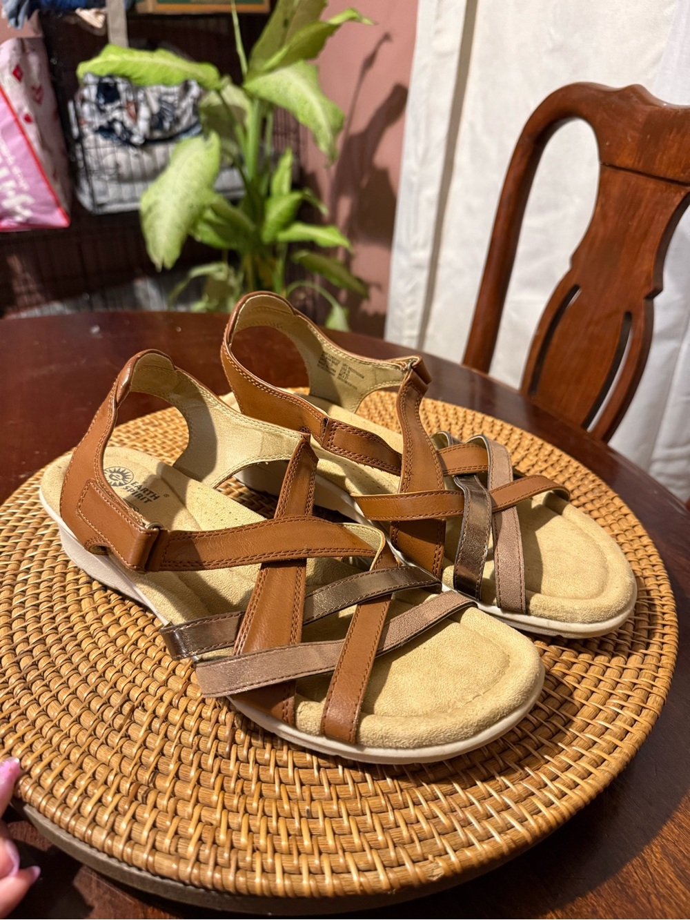 Earth Spirit Brown‎ and Tan Strappy Comfort Sandals